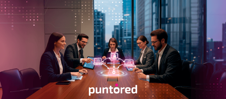 Ejecutivos revisando soluciones de pagos digitales en el sector financiero en una sala moderna